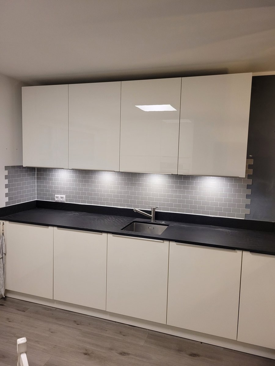 Küche weiß Hochglanz